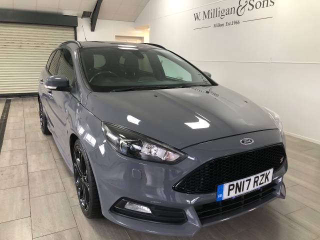 Ford Focus 2.0T EcoBoost ST-3 5dr Estate Petrol Grey